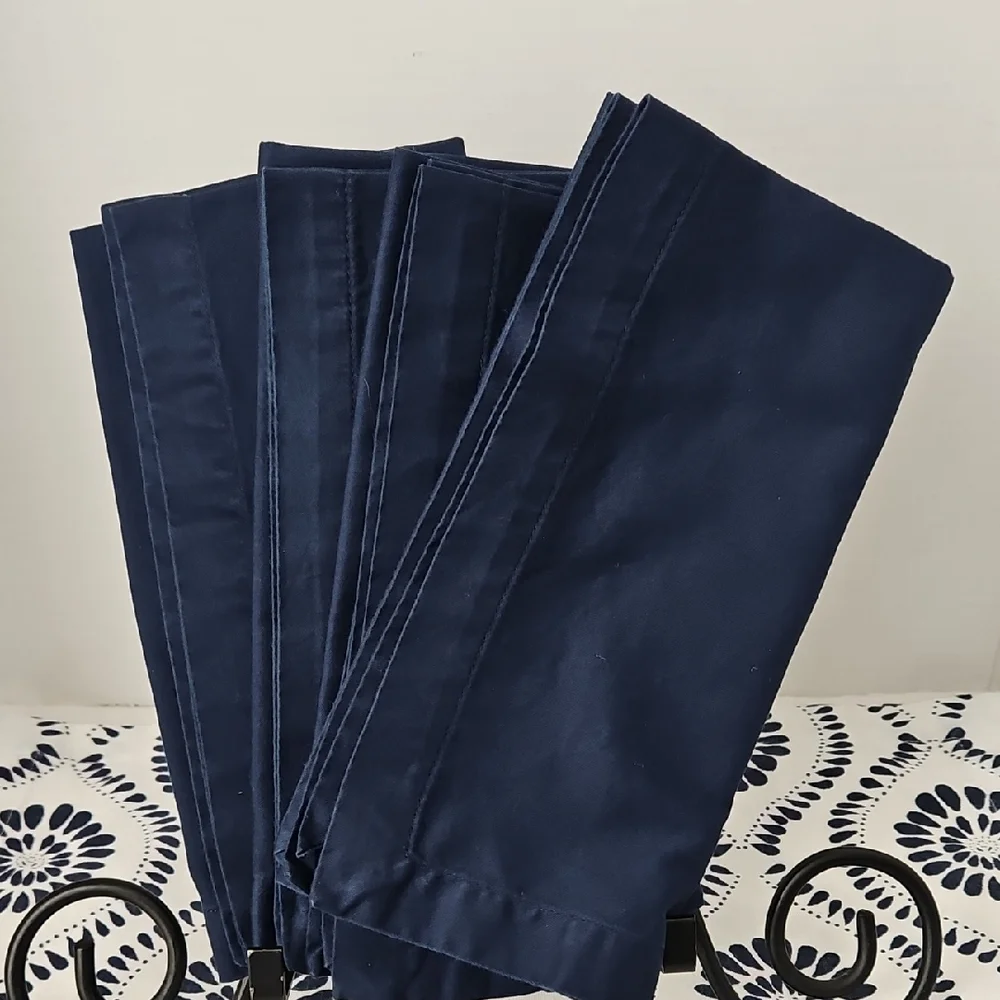 Crate&Barrel Navy Blue White Kiran Medallion Cotton Placemats (2) & Napkins (4)